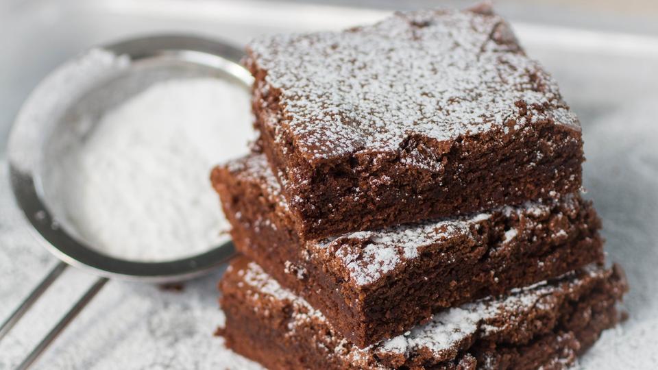 Dinkel Brownies Mit Zweierlei Schokolade - Rezepte Suchen