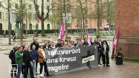 Demonstranten gegen das Tanzverbot an Karfreitag