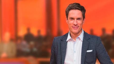 Moderator Sven Lorig im Studio von dings vom dach.