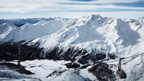 Blick auf das verschneite Schnalstal.