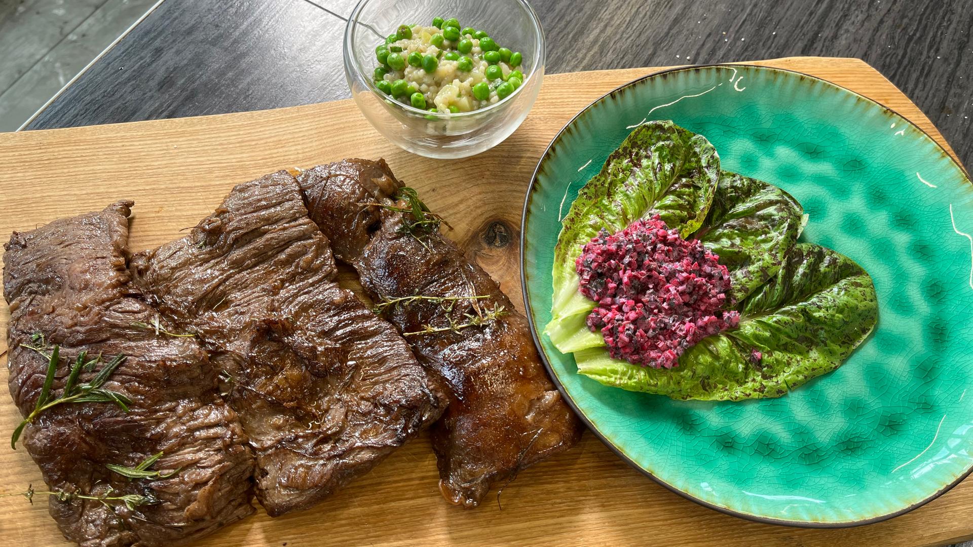 Rezept: Gebratenes Skirt und Bavette vom Wagyu-Rind mit Rote Beete ...