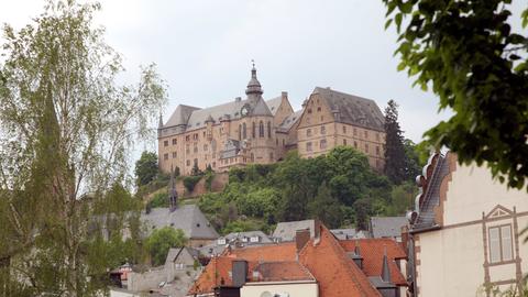 Blick auf das Landgrafenschloss der oberhessischen Universitätsstadt Marburg an der Lahn.