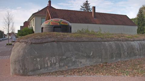  Noch heute erinnern Bunkeranlagen in Drusenheim (Elsaß) an die Zeit der Weltkriege.