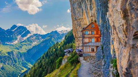 Es ist eine der schönsten Grenzregionen: das Schweizer Bodenseeufer - sauberes Wasser, die Berge direkt vor der Haustür.