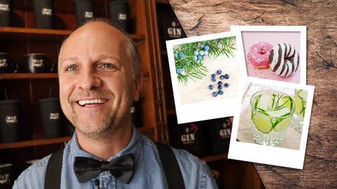 Malte Kromm steht in seiner Bar am Tresen