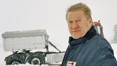 Alf Sundström ist seit Jahren einer der erfahrensten Eismacher in Arjeplog.
