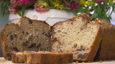 aufgeschnittenes Bananenbrot 