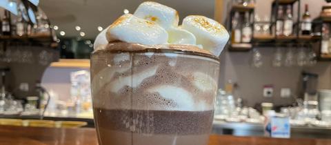 Heiße Schokolade mit Marshmallows