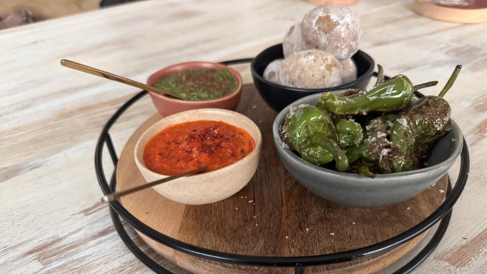 Rezept: Papas Arrugadas mit Mojo Rojo und Mojo Verde | hr-fernsehen.de ...