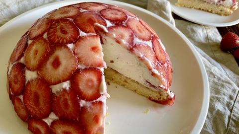 Quark-Joghurt-Torte mit Erdbeeren