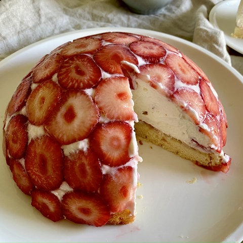 Quark-Joghurt-Torte mit Erdbeeren