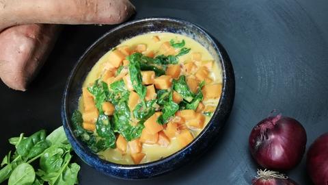 Süßkartoffel-Spinat-Curry