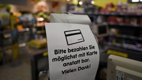 Bargeld oder Kartenzahlung?