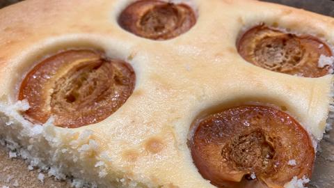 Aprikosenkuchen mit Joghurt vom Blech   