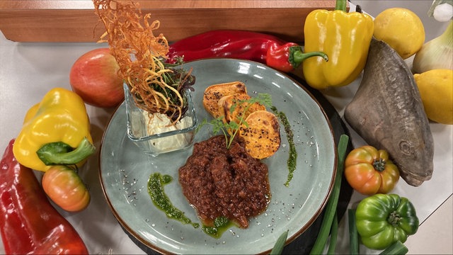 Rezept: Belugalinsen-Bolognese mit gebackener Süßkartoffel und ...