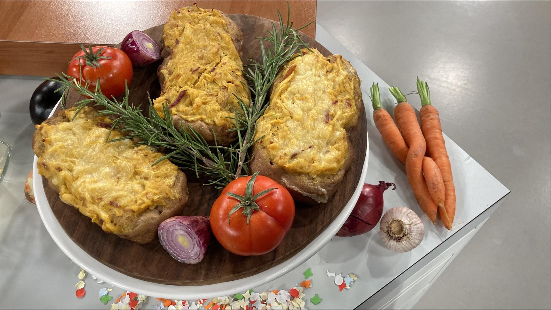 Rezept: Schottener Bierteigstange mit Zwiebelfüllung | hr-fernsehen.de ...