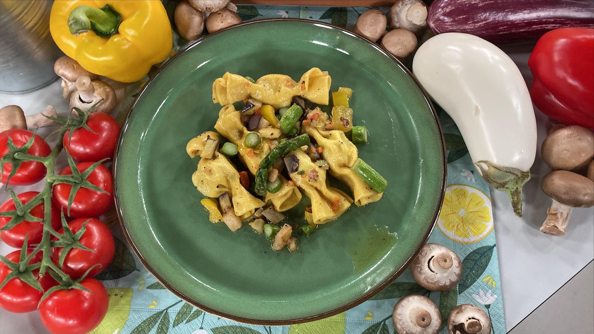 Rezept: Caramelle con vedure estate – Pastabonbons mit Sommergemüse ...