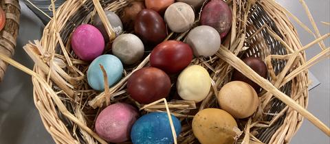 Eier färben mit natürlichen Farben