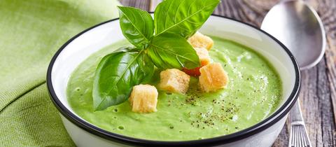 Erbsen-Basilikum-Suppe