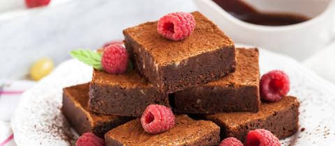 Gestapelter Himbeer Fudge