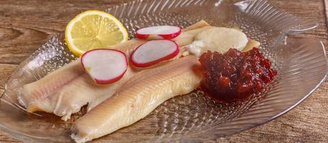 Geräucherte Forelle mit lauwarmem Radieschen Salat