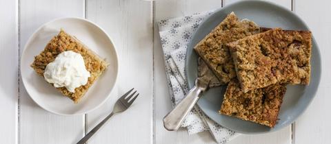 Streuselkuchen mit Sahne