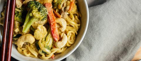 Hallo Hessen, 15.11.2021 – Pasta mit Thai Curry Soße und winterlichem Gemüse
