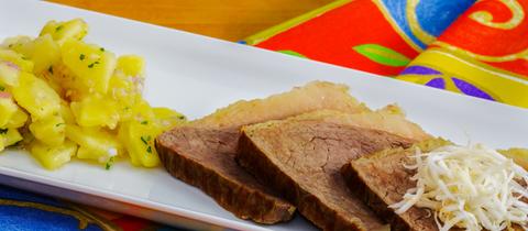Tafelspitz mit Meerrettichsoße und Bouillonkartoffeln