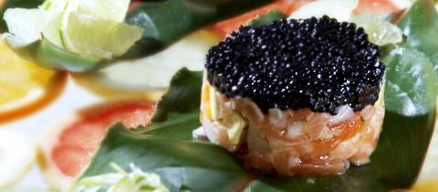 Lachstatar mit Limette und Kaviar 