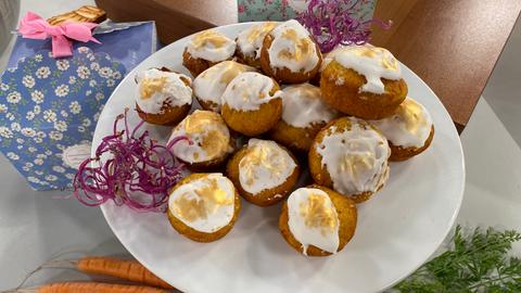 Karotten-Safran Muffins mit Rosenwasserglasur