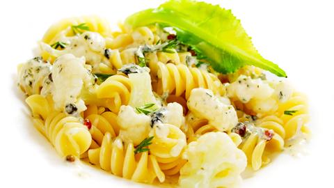 Nudeln mit gebratenem Blumenkohl und Bärlauchpesto