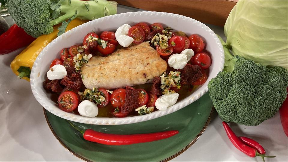 Rezept: Ofen-Seelachs und grobes Pesto mit Chili und gerösteten ...