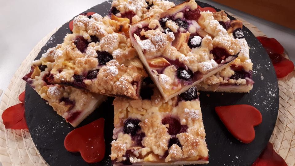 Rezept: Quark-Streusel-Kuchen mit Obst | hr-fernsehen.de | Rezepte