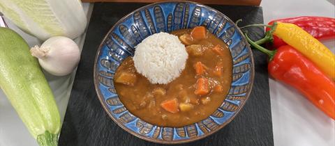 Vegetarischer japanischer Curry-Reis