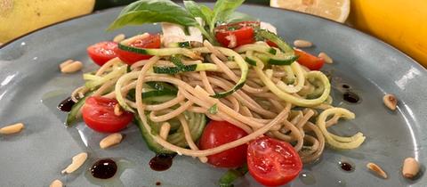 Zucchini - Gurken - Spaghetti - Salat