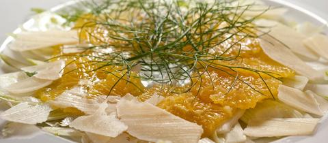 Orangensalat mit Parmesankäse und Fenchel 