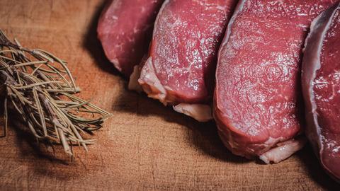 Flat-Iron Steak und Rosmarin. 