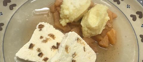 hac - Adventsrezepte - Kartoffel-Quarkklöschen auf Quittenragout mit Lebkuchenparfait