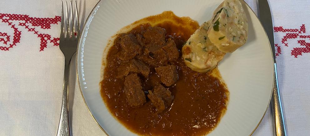 Rezept: Gulasch à la Ösa | hr-fernsehen.de | Hessen à la carte