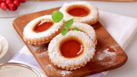 Plätzchen mit Marmelade