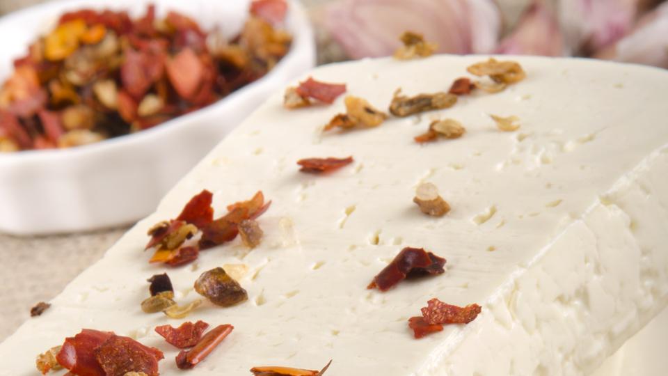Ziegenfrischkäse mit Lavendel-Rosen-Sirup | hr-fernsehen.de | Hessen à ...