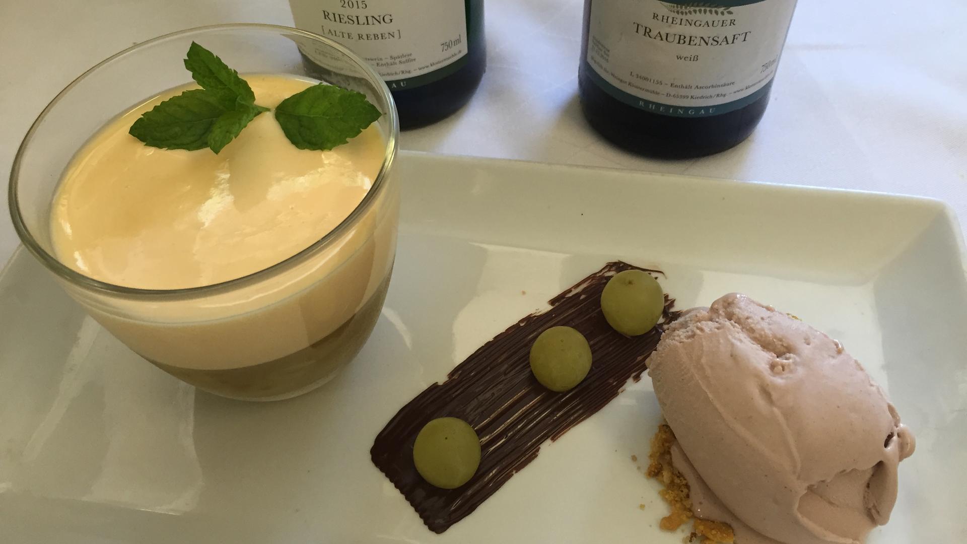Rezept: Weinschaumcreme mit Traubenkompott | hr-fernsehen.de | Hessen à ...