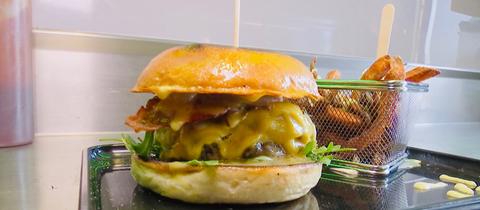 Burger von den Graveyard Burger Guys