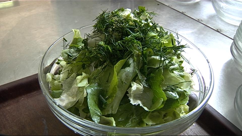 Kopfsalat mit Omas Salatsoße | hr-fernsehen.de | Rezepte