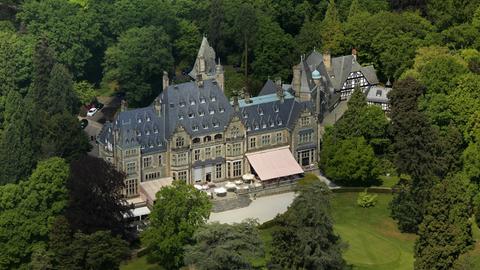 Das Schlosshotel Kronberg aus der Luft