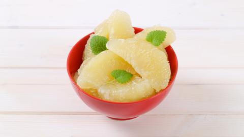 Pomelo in einer Schüssel