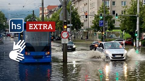 Unwetter in Nordhessen: Wasser steht nach einem Unwetter auf der Wilhelmshöher Allee. Minuten zuvor hatte es dort Starkregen und Hagel gegeben.