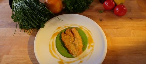 Gebackener Chicoree auf Feldsalatcreme mit Orangenkaramell 