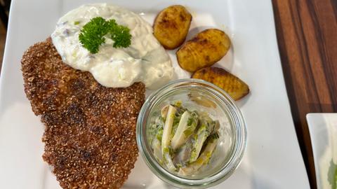 Puten-Schmandschnitzel mit Kräuterseitling Lauchgemüse und Schwedischen Kartoffeln