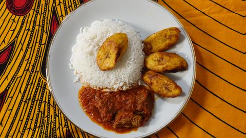 Nigerian Beef Stew mit Kochbananen 